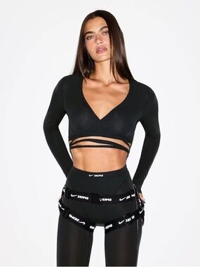 NikeSKIMS Wrap Top